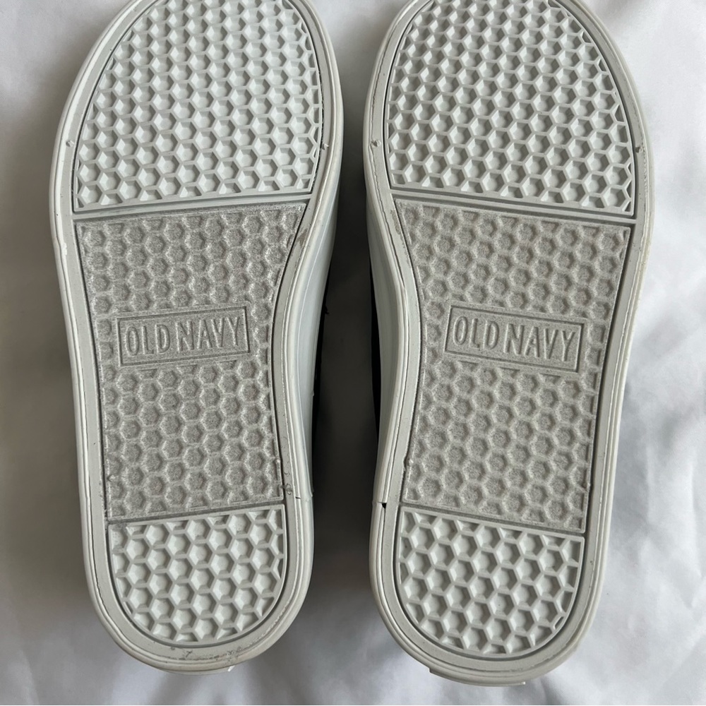 Old Navy Slip on Shoes, Little Boys Size 13 - Picture 3 of 4